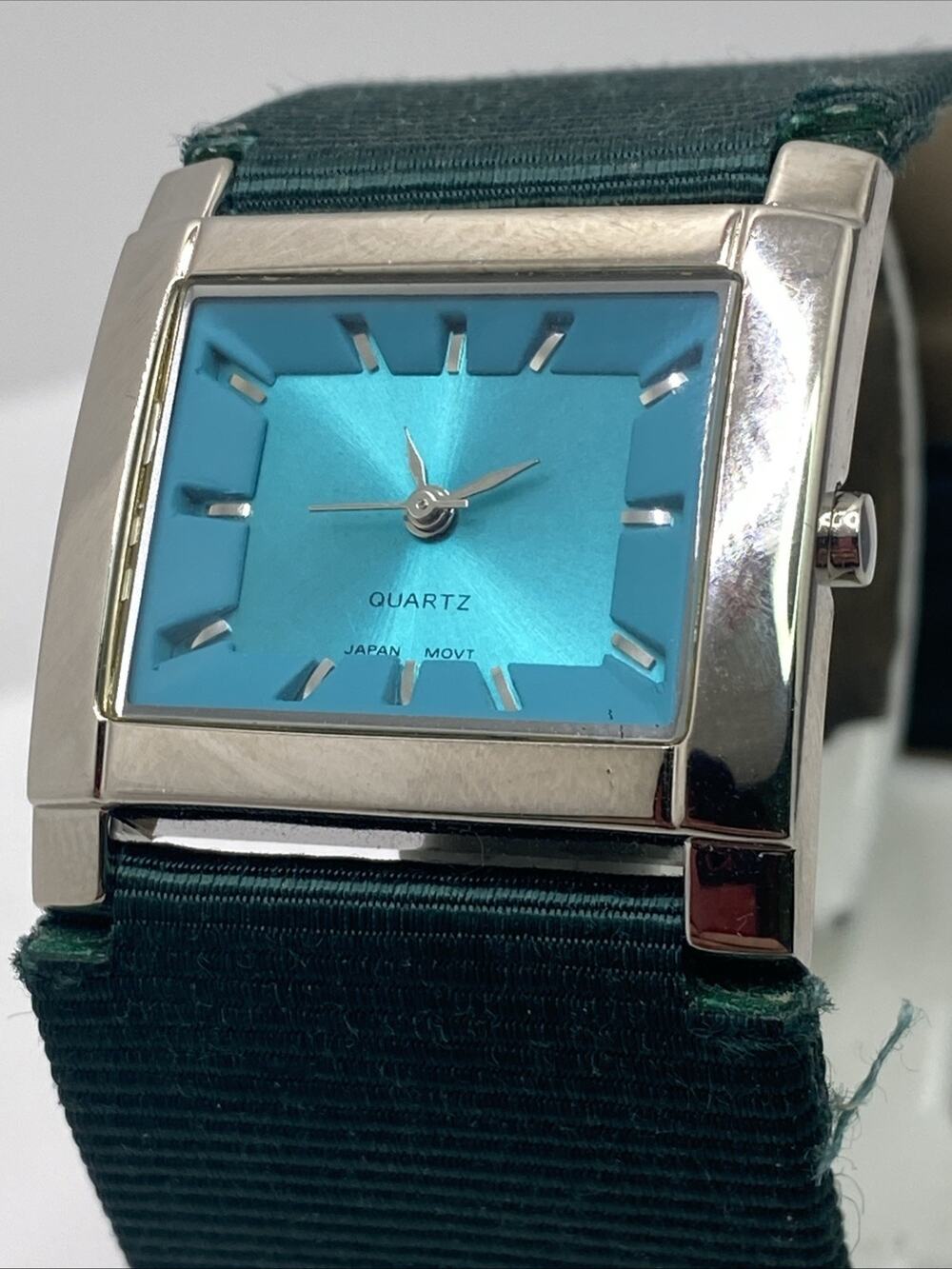 Womens Green Vintage Watch Works New Battery